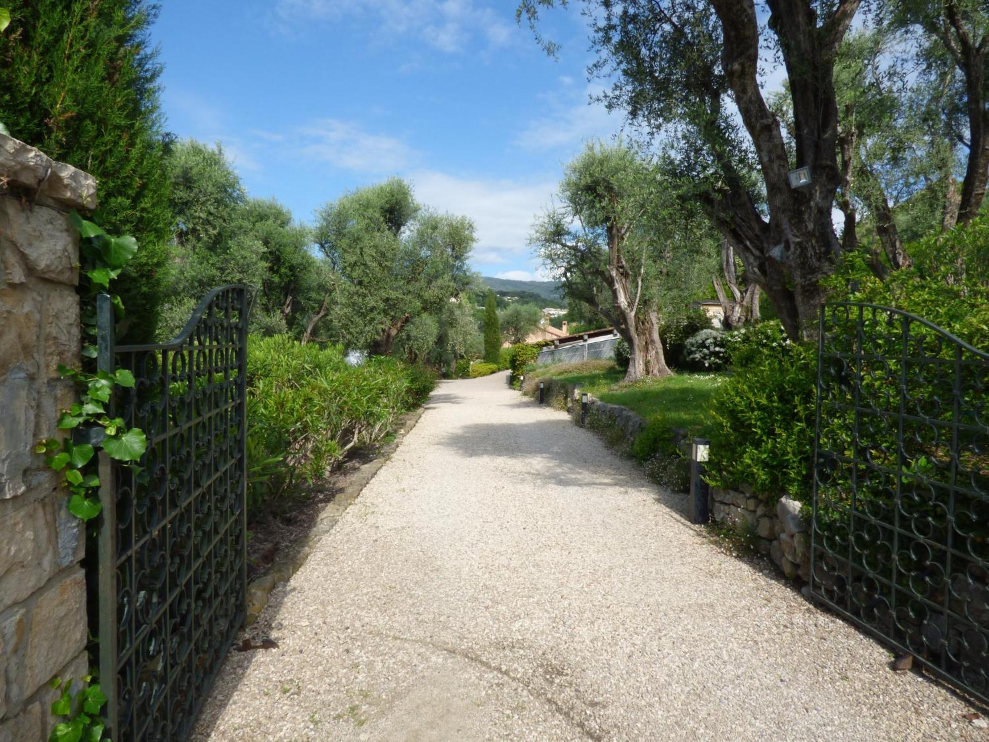 Apartment Cezanne With Heated Pool And Private Garden Chateauneuf-Grasse 外观 照片